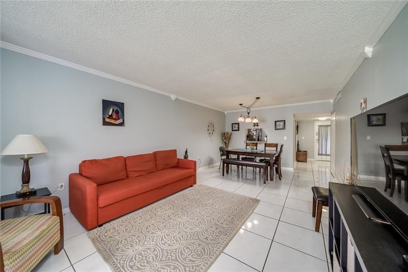 1820 N Lauderdale Ave Unit: 3301