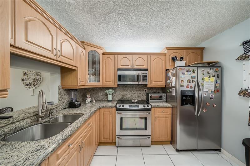 1820 N Lauderdale Ave Unit: 3301