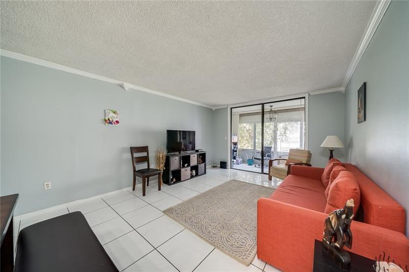 1820 N Lauderdale Ave Unit: 3301