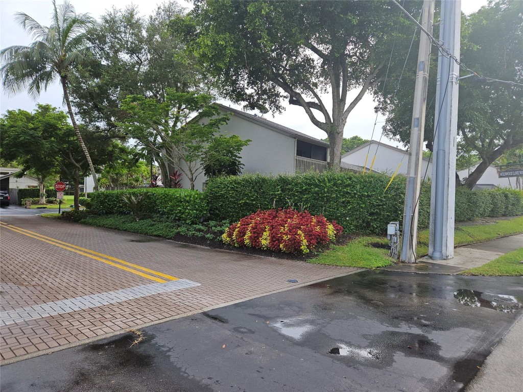 2001 Deer Creek Wildwood Ln Unit: 2001