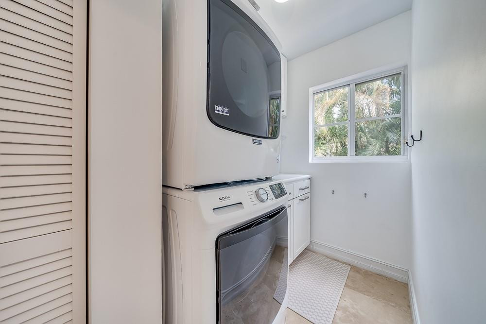 1112 NE 17th Way Unit: 1112