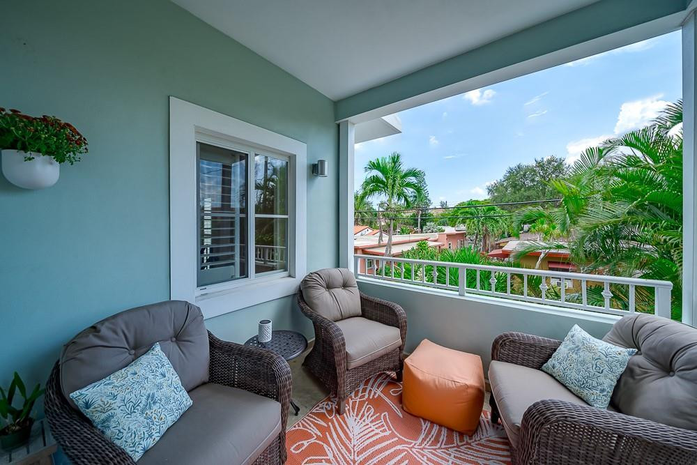 1112 NE 17th Way Unit: 1112