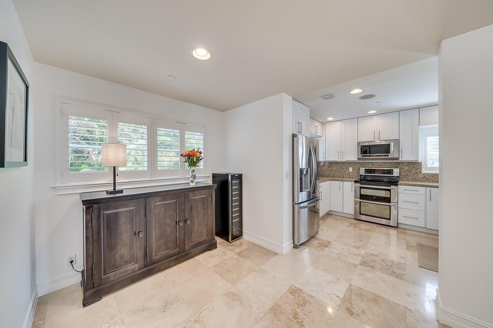 1112 NE 17th Way Unit: 1112