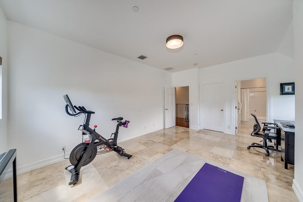 1112 NE 17th Way Unit: 1112