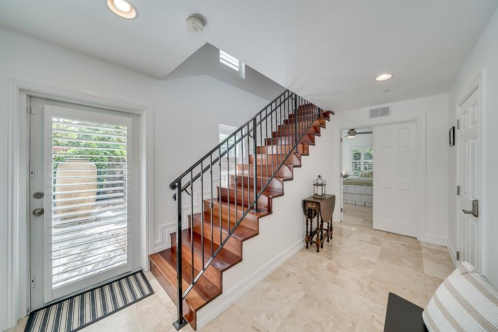 1112 NE 17th Way Unit: 1112