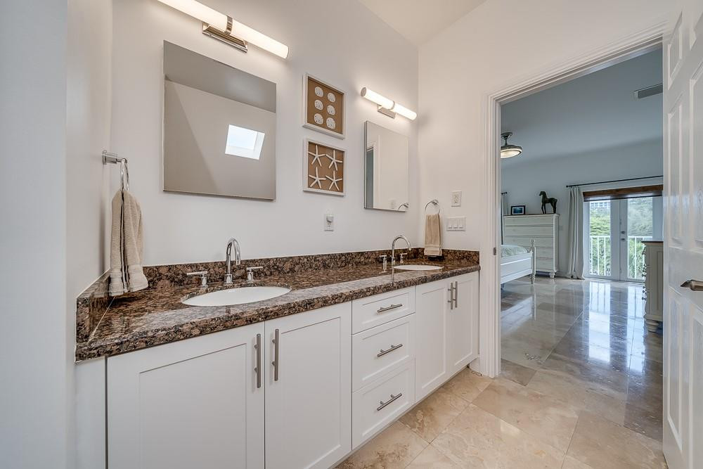 1112 NE 17th Way Unit: 1112