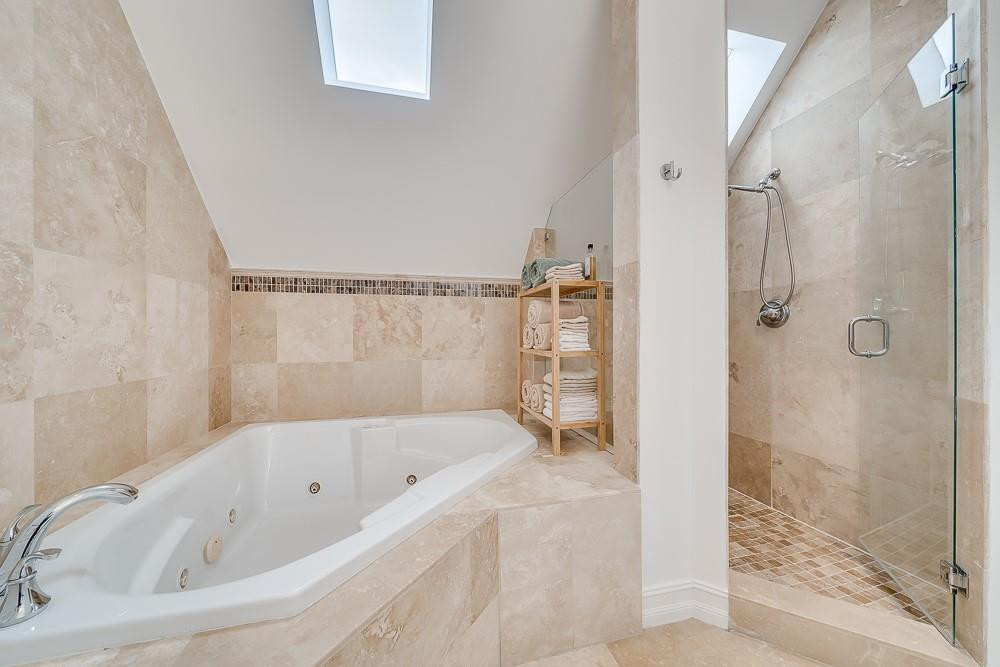 1112 NE 17th Way Unit: 1112