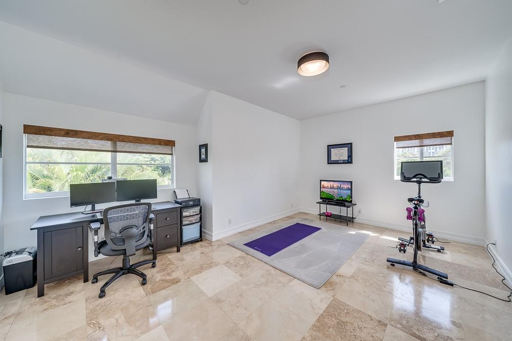 1112 NE 17th Way Unit: 1112