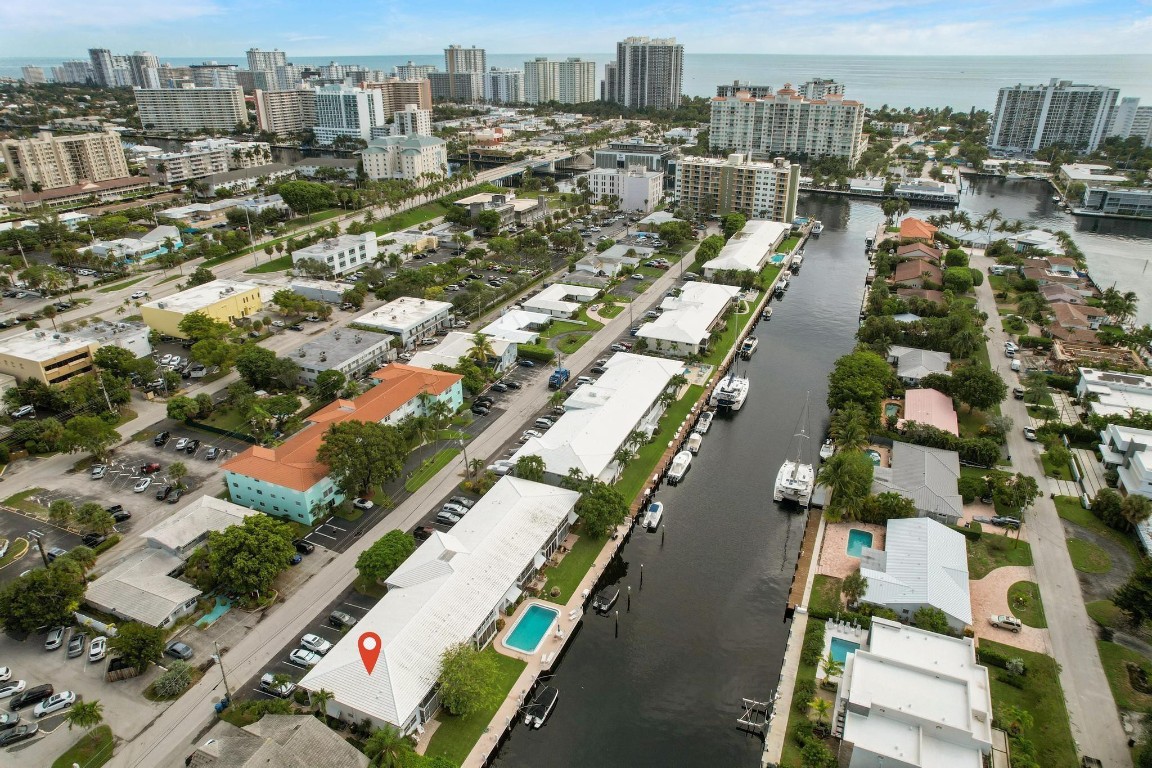 2820 NE 30th St Unit: 12