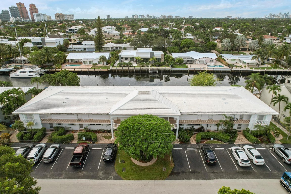 2820 NE 30th St Unit: 12