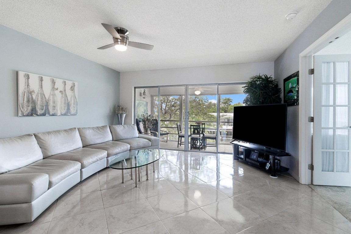 2820 NE 30th St Unit: 12