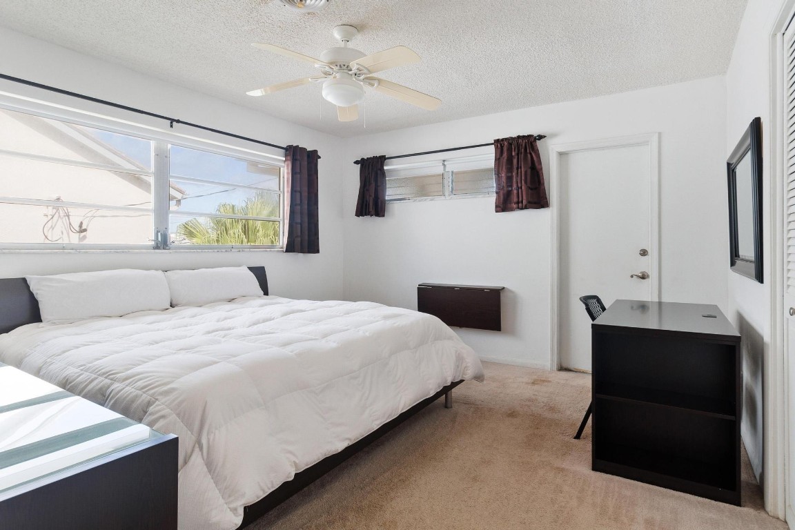 2820 NE 30th St Unit: 12