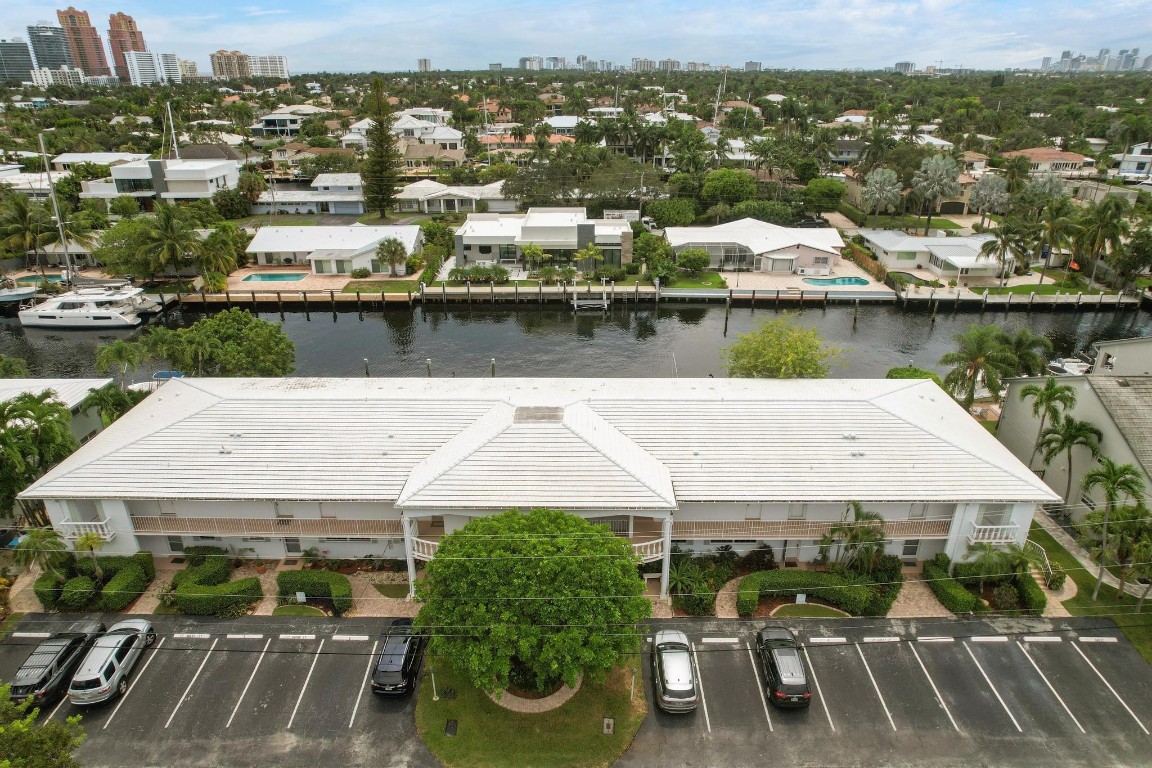 2820 NE 30th St Unit: 12