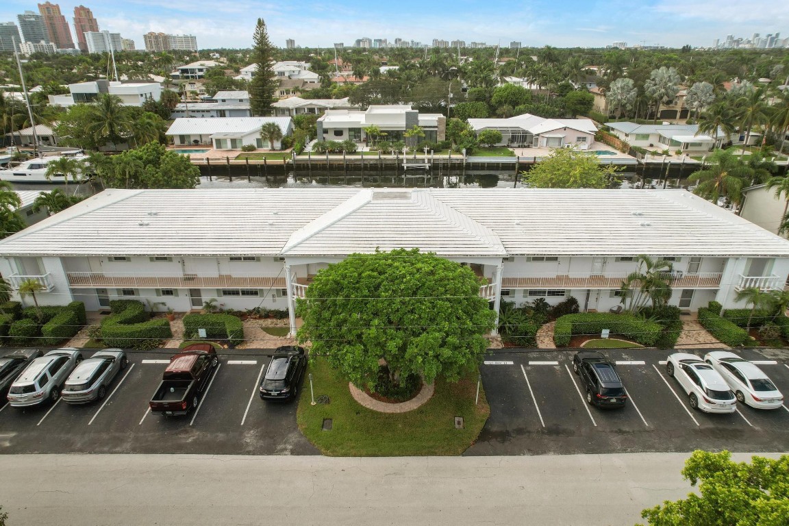 2820 NE 30th St Unit: 12