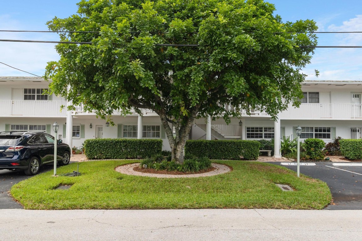 2820 NE 30th St Unit: 12