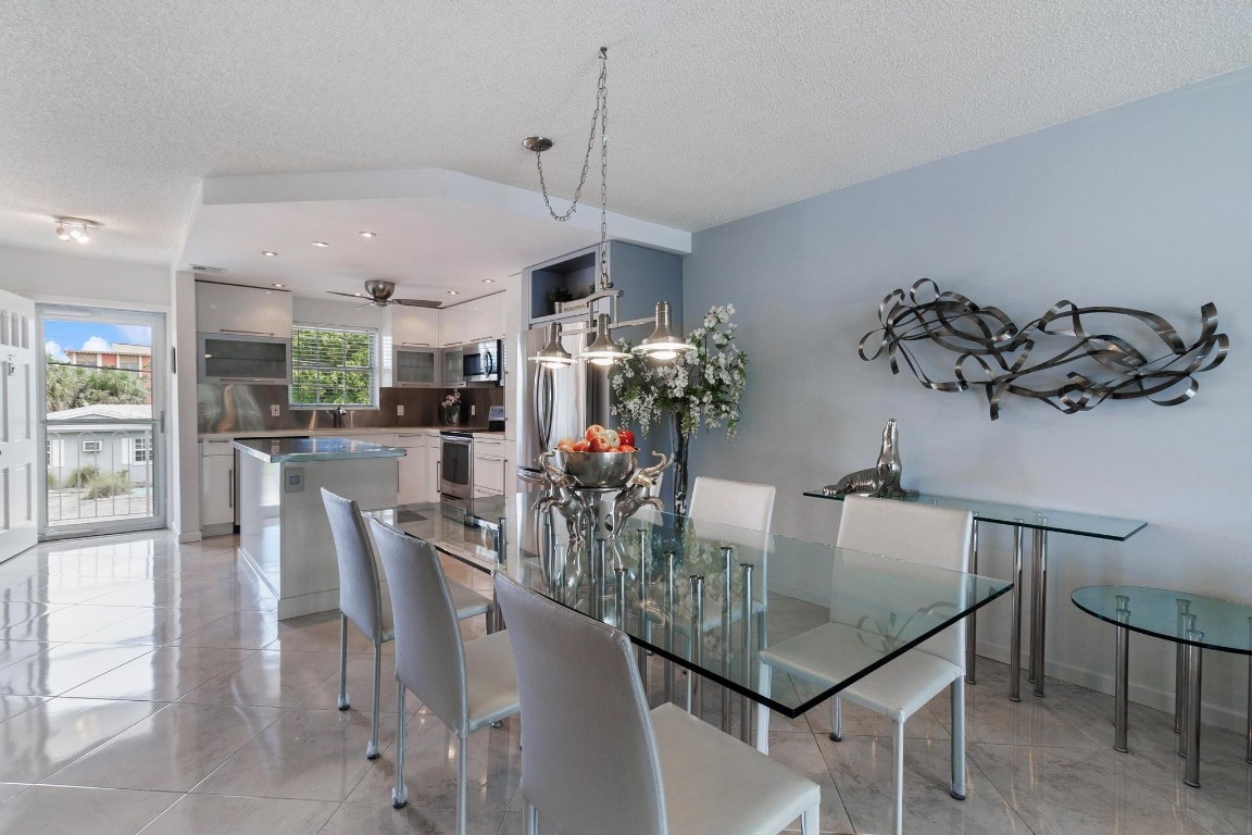 2820 NE 30th St Unit: 12