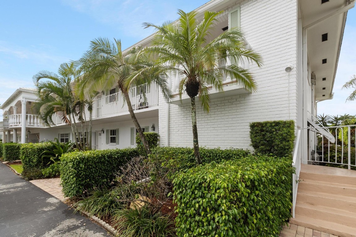 2820 NE 30th St Unit: 12