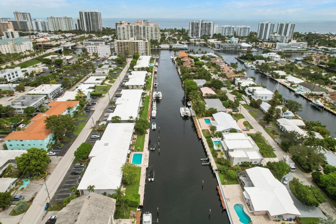 2820 NE 30th St Unit: 12