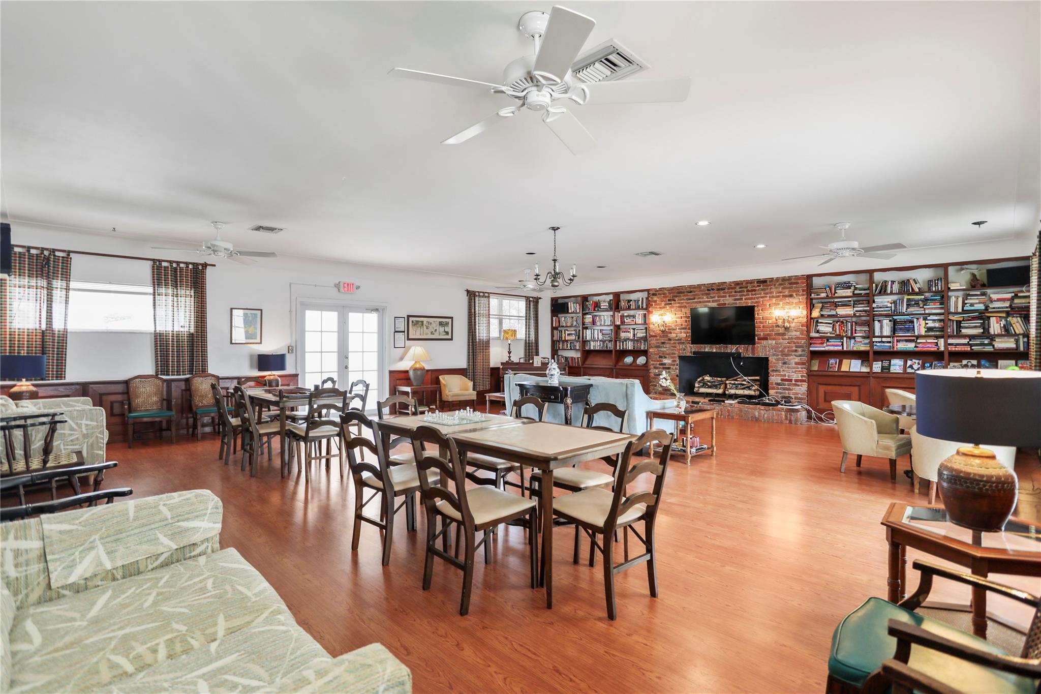 6263 NE 19th Ave Unit: 1024