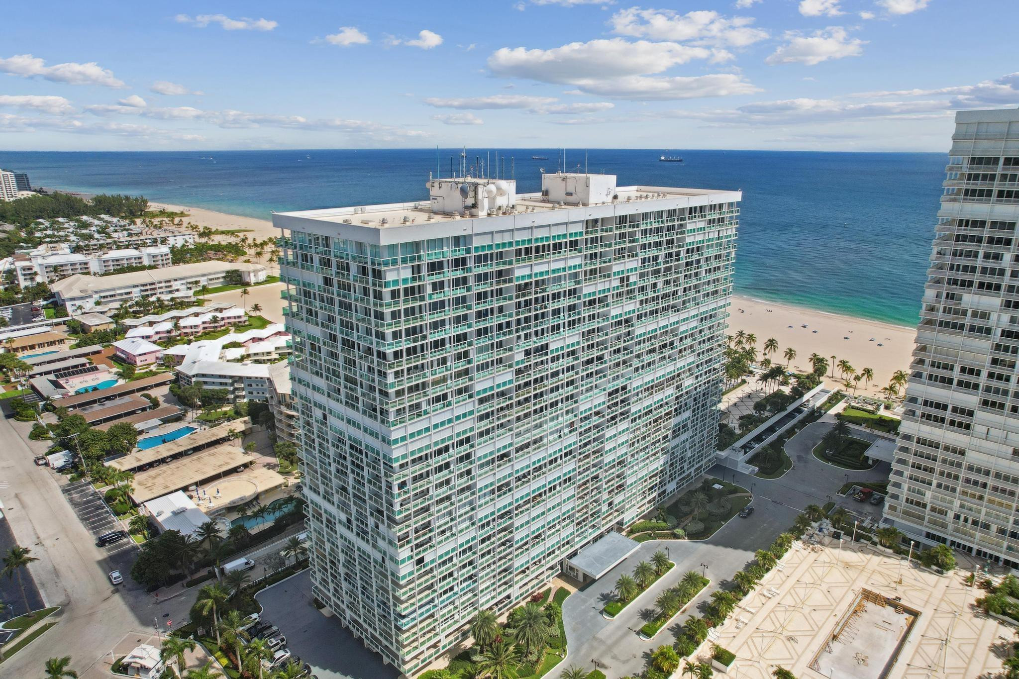 2100 S Ocean Ln Unit: 1811