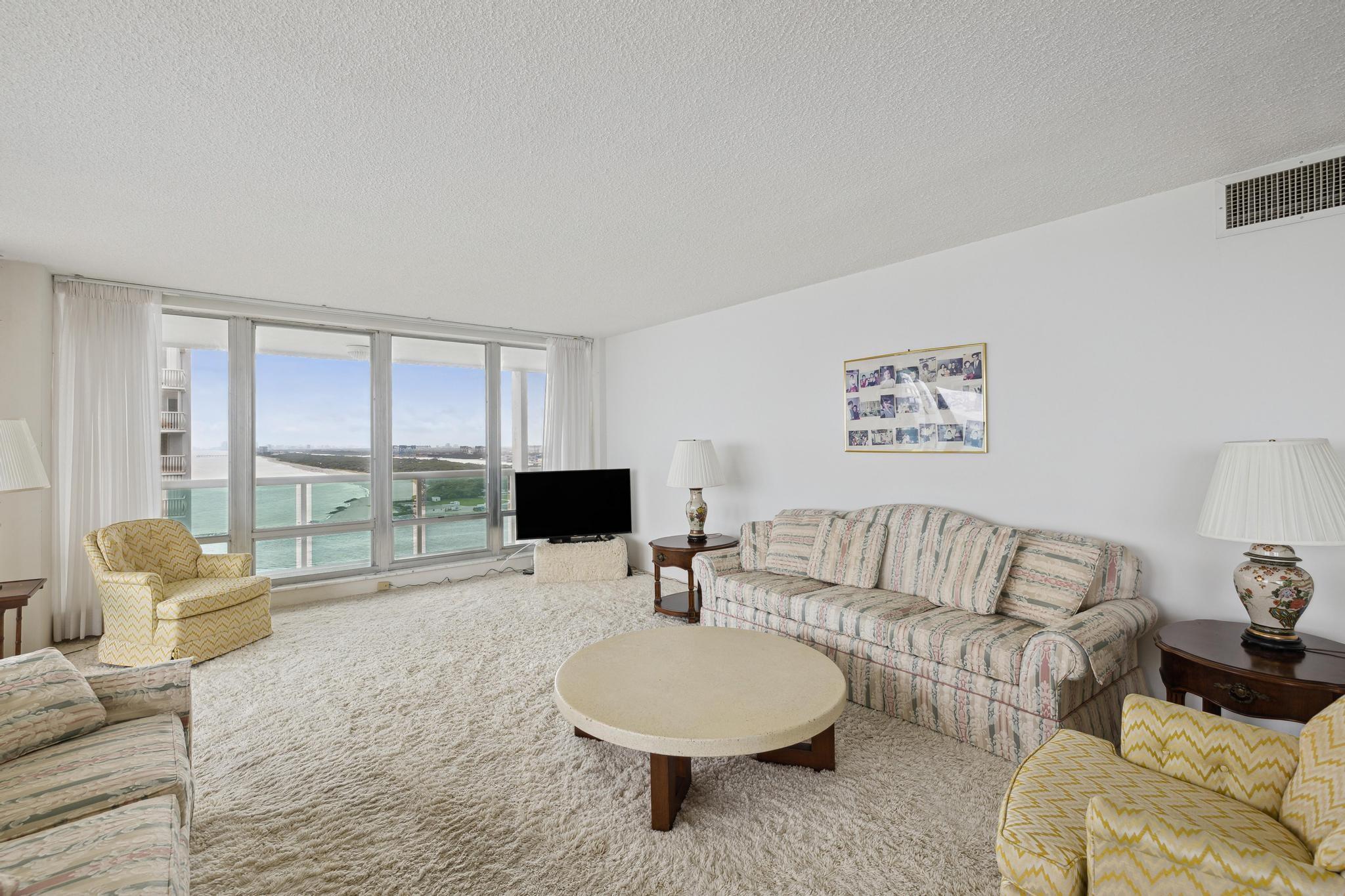 2100 S Ocean Ln Unit: 1811