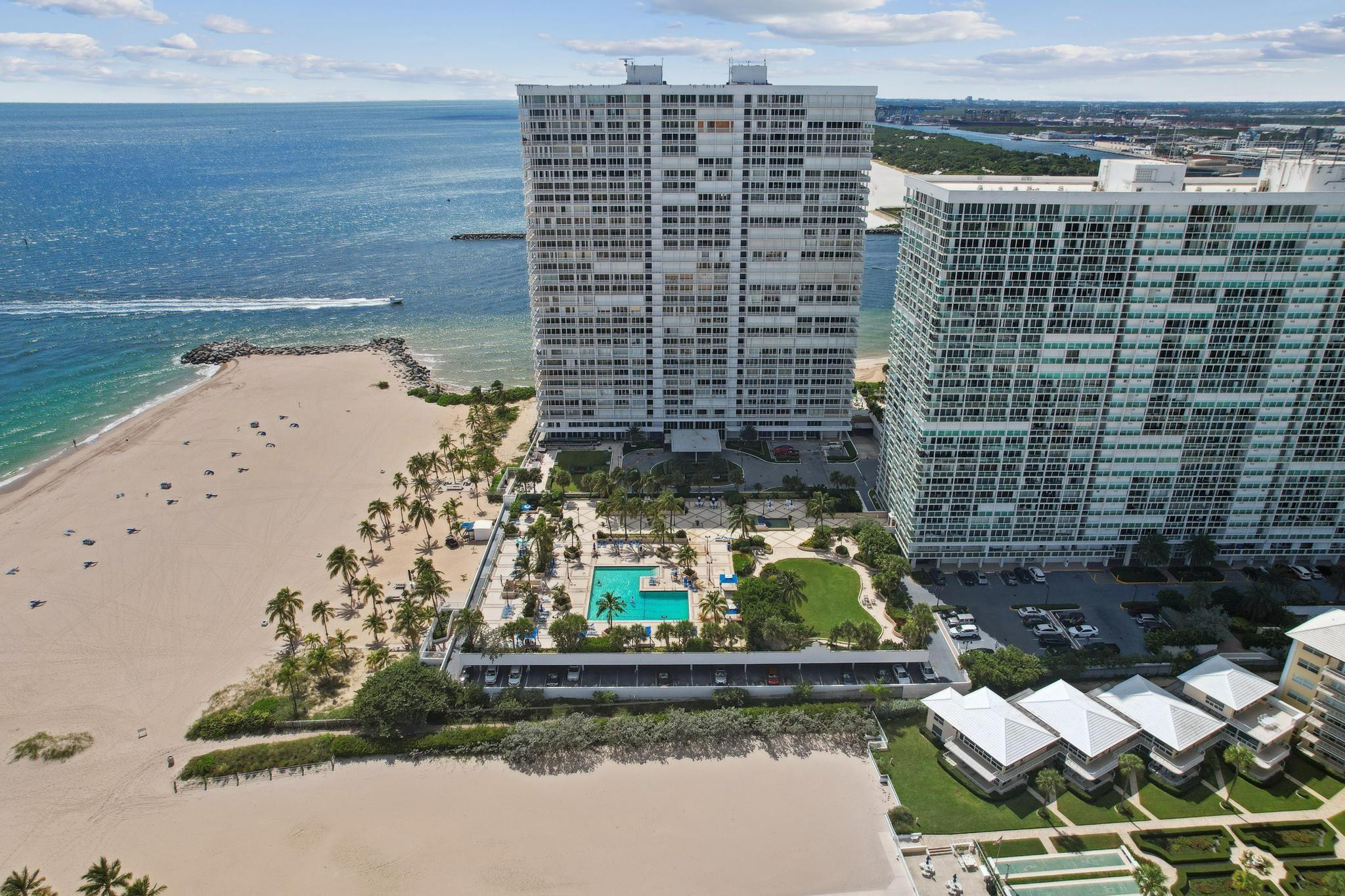 2100 S Ocean Ln Unit: 1811