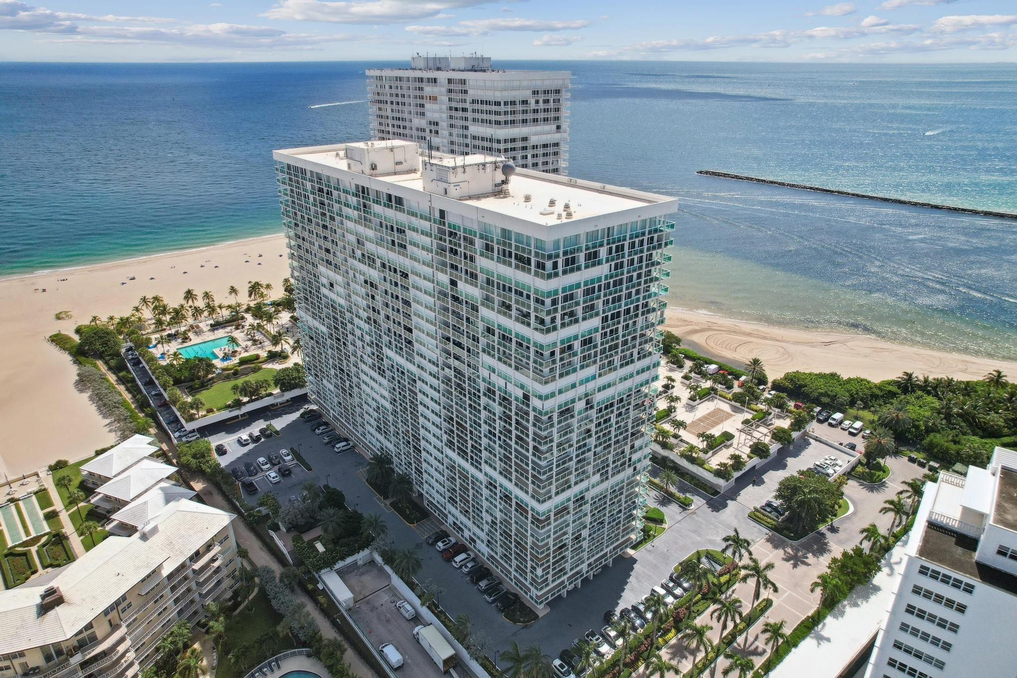 2100 S Ocean Ln Unit: 1811