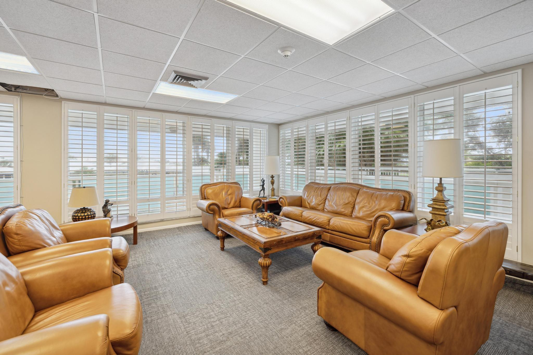 2100 S Ocean Ln Unit: 1811