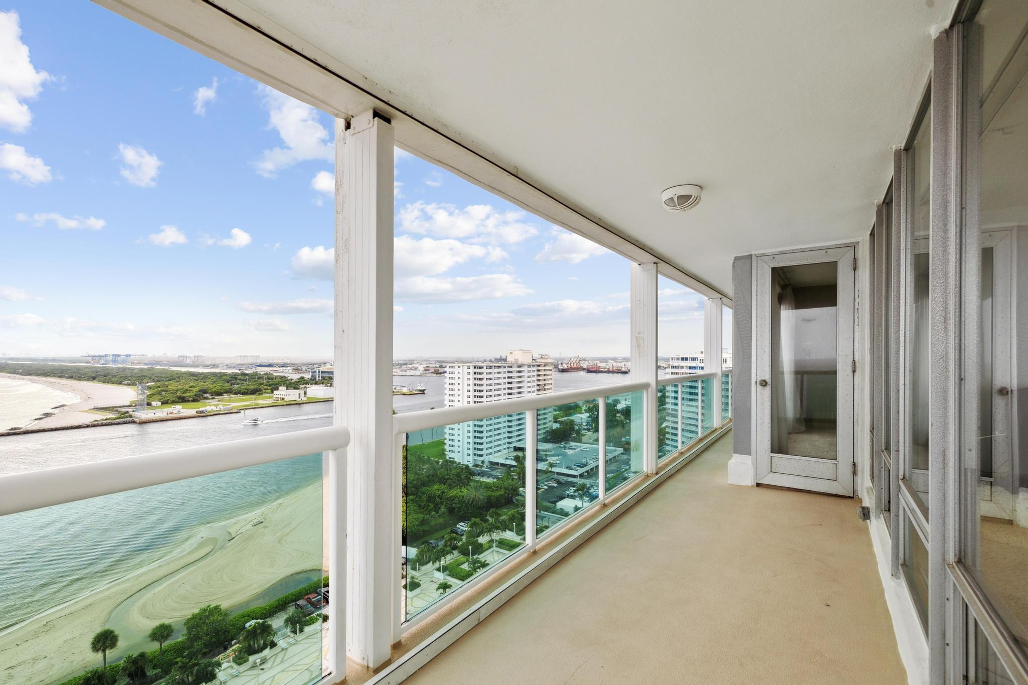 2100 S Ocean Ln Unit: 1811