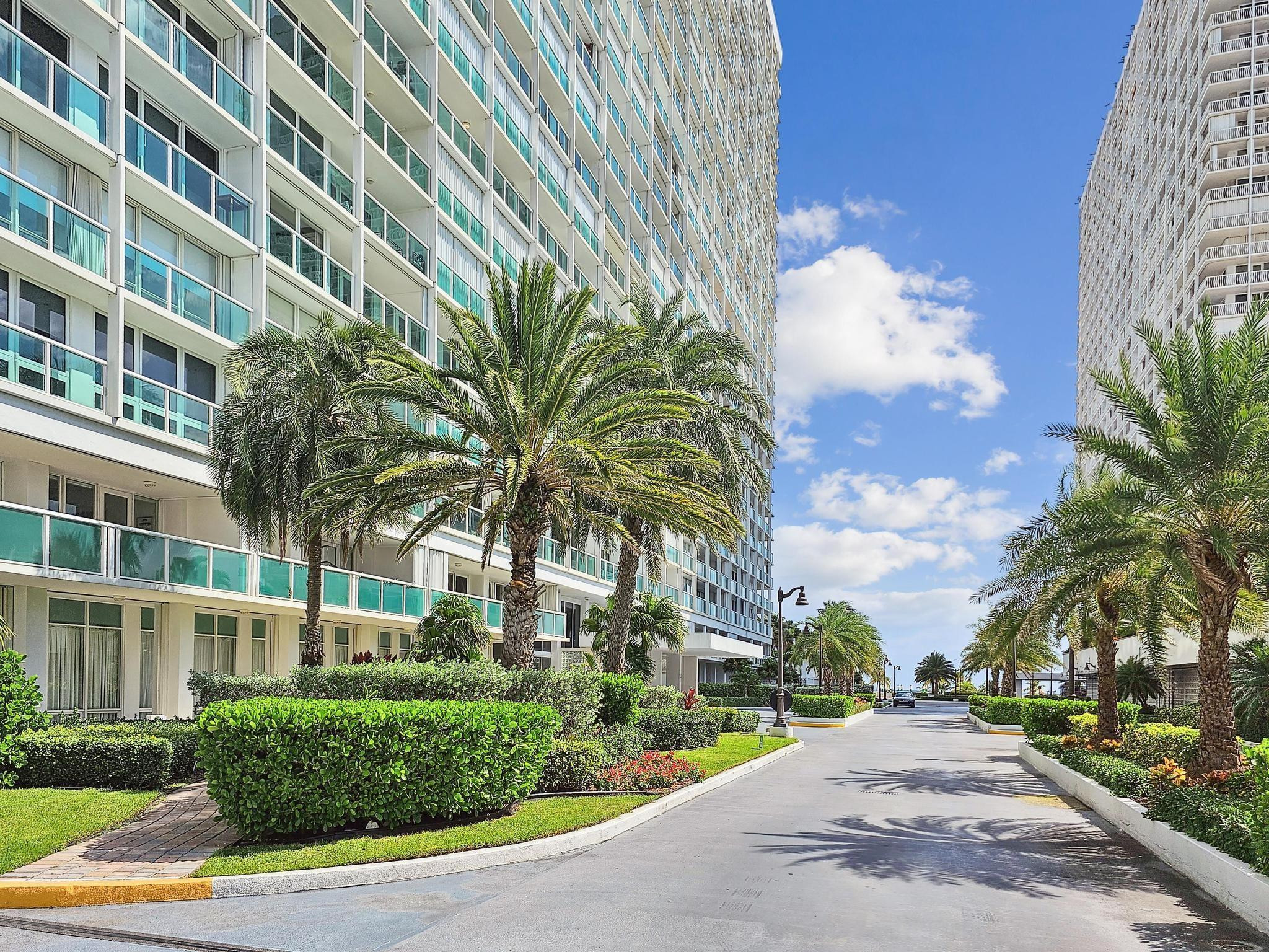 2100 S Ocean Ln Unit: 1811