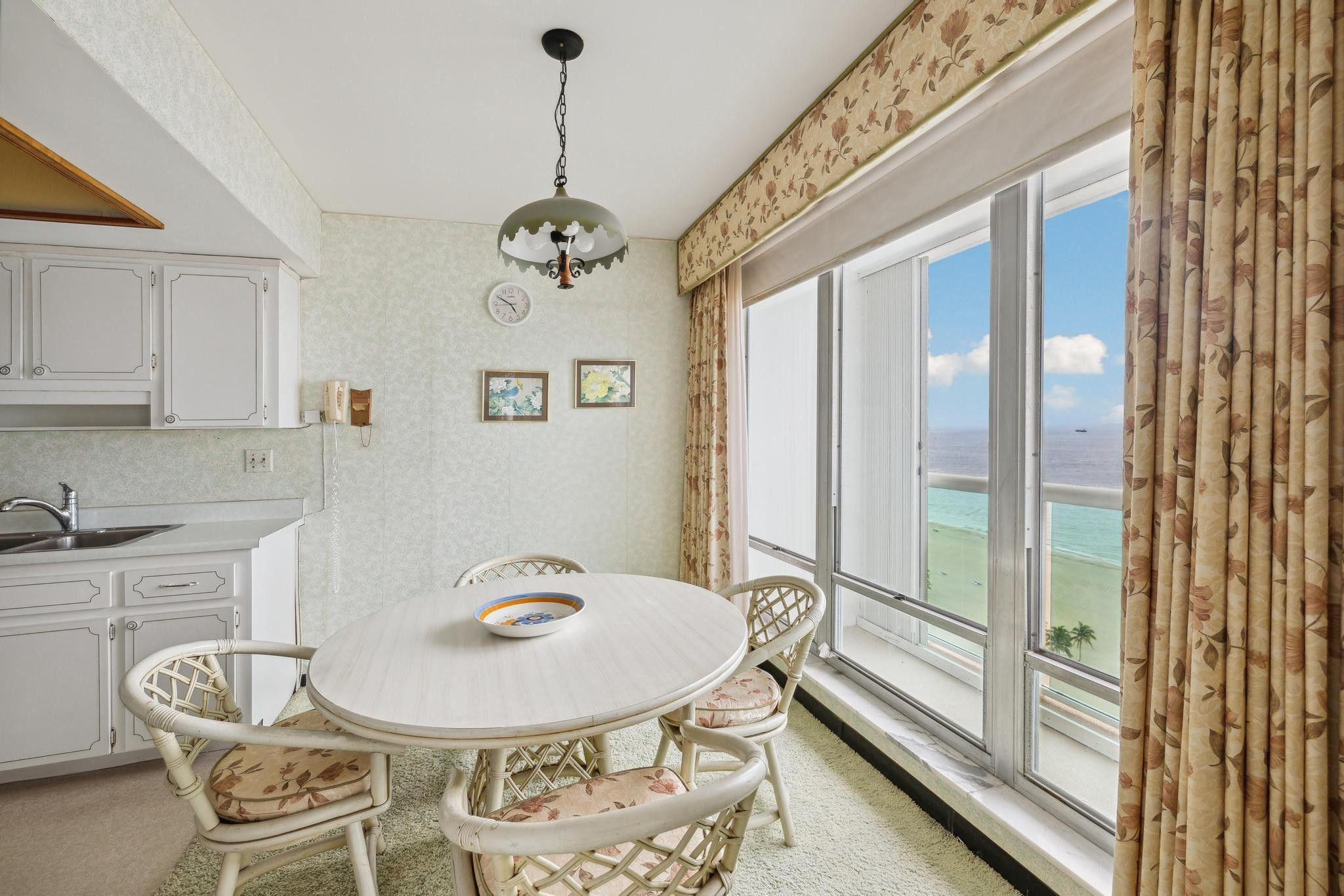 2100 S Ocean Ln Unit: 1811