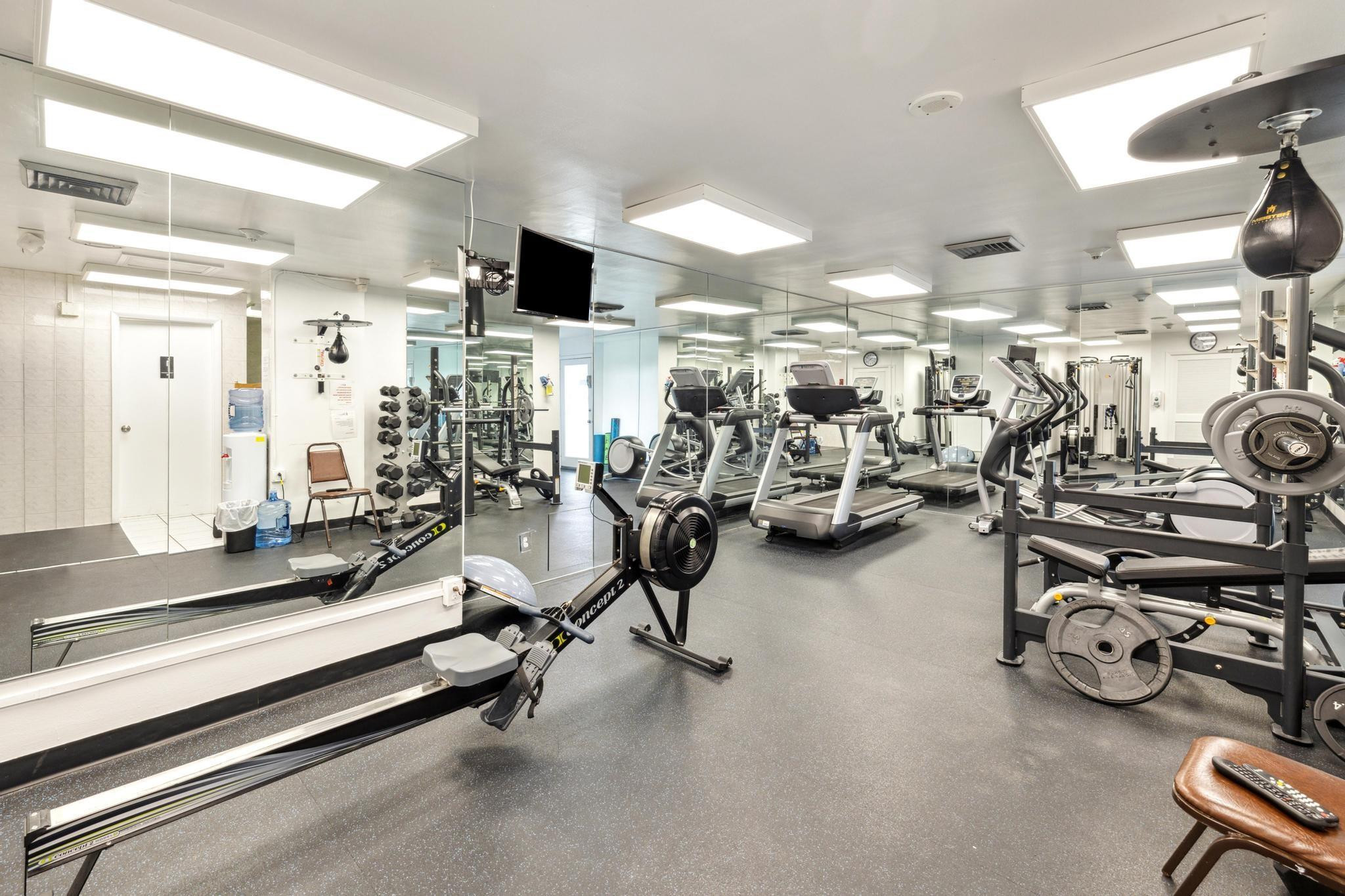 2100 S Ocean Ln Unit: 1811