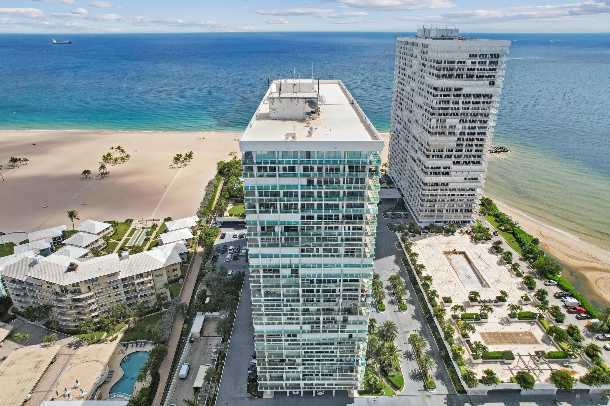 2100 S Ocean Ln Unit: 1811