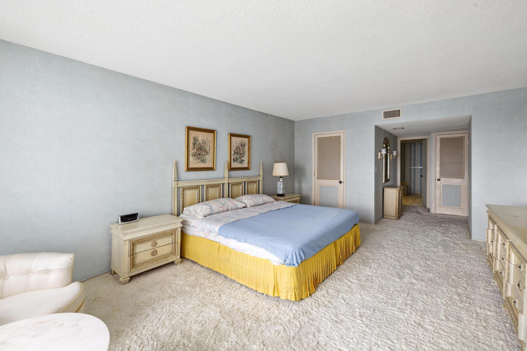 2100 S Ocean Ln Unit: 1811
