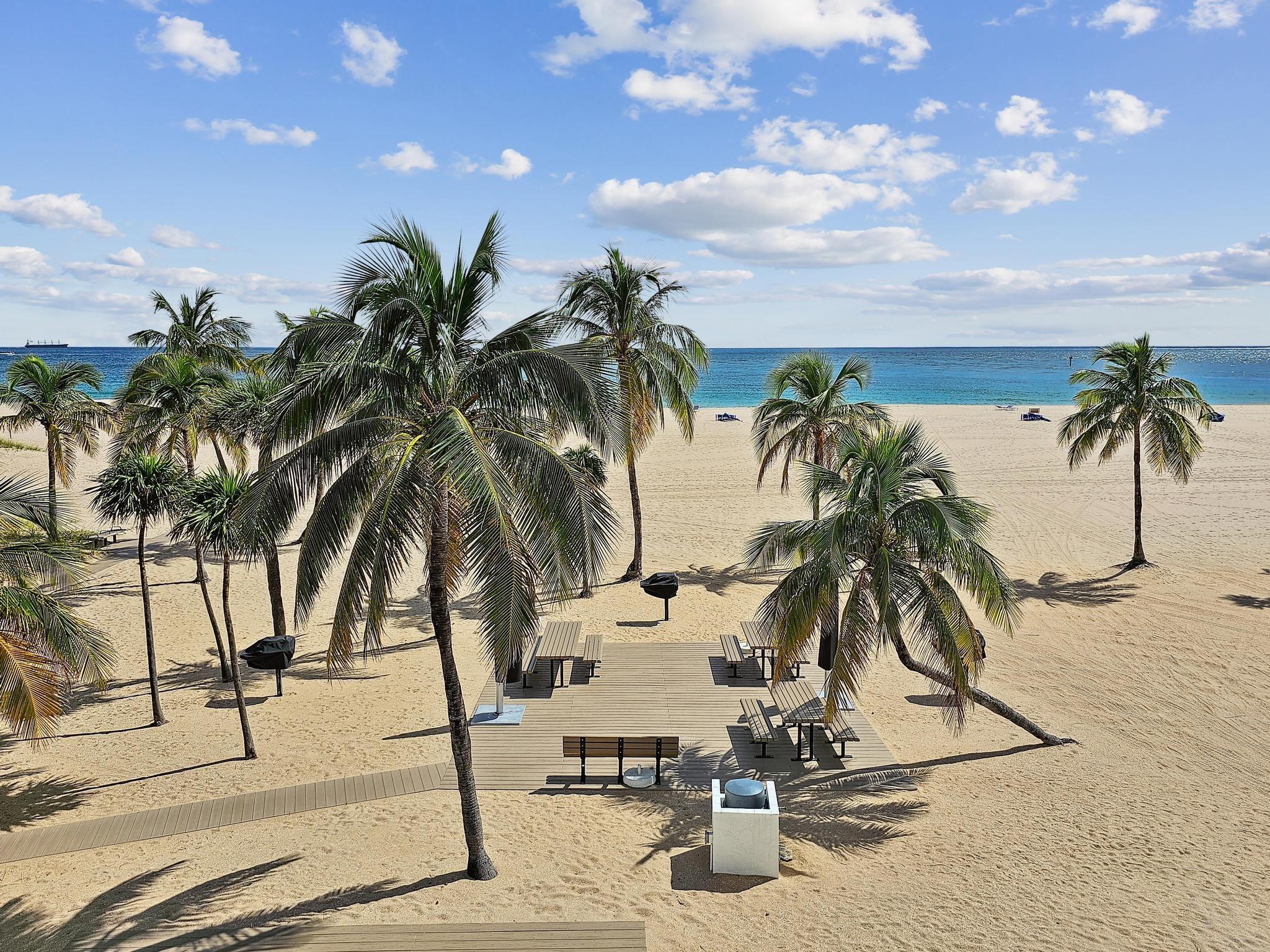 2100 S Ocean Ln Unit: 1811