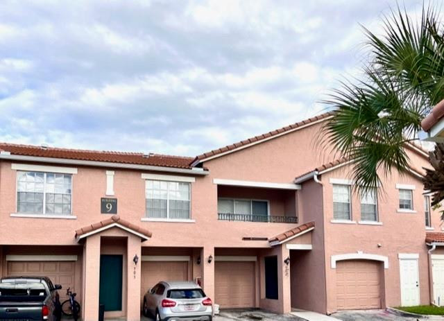 903 Belmont Pl Unit: 903