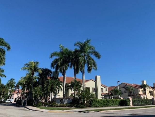 903 Belmont Pl Unit: 903