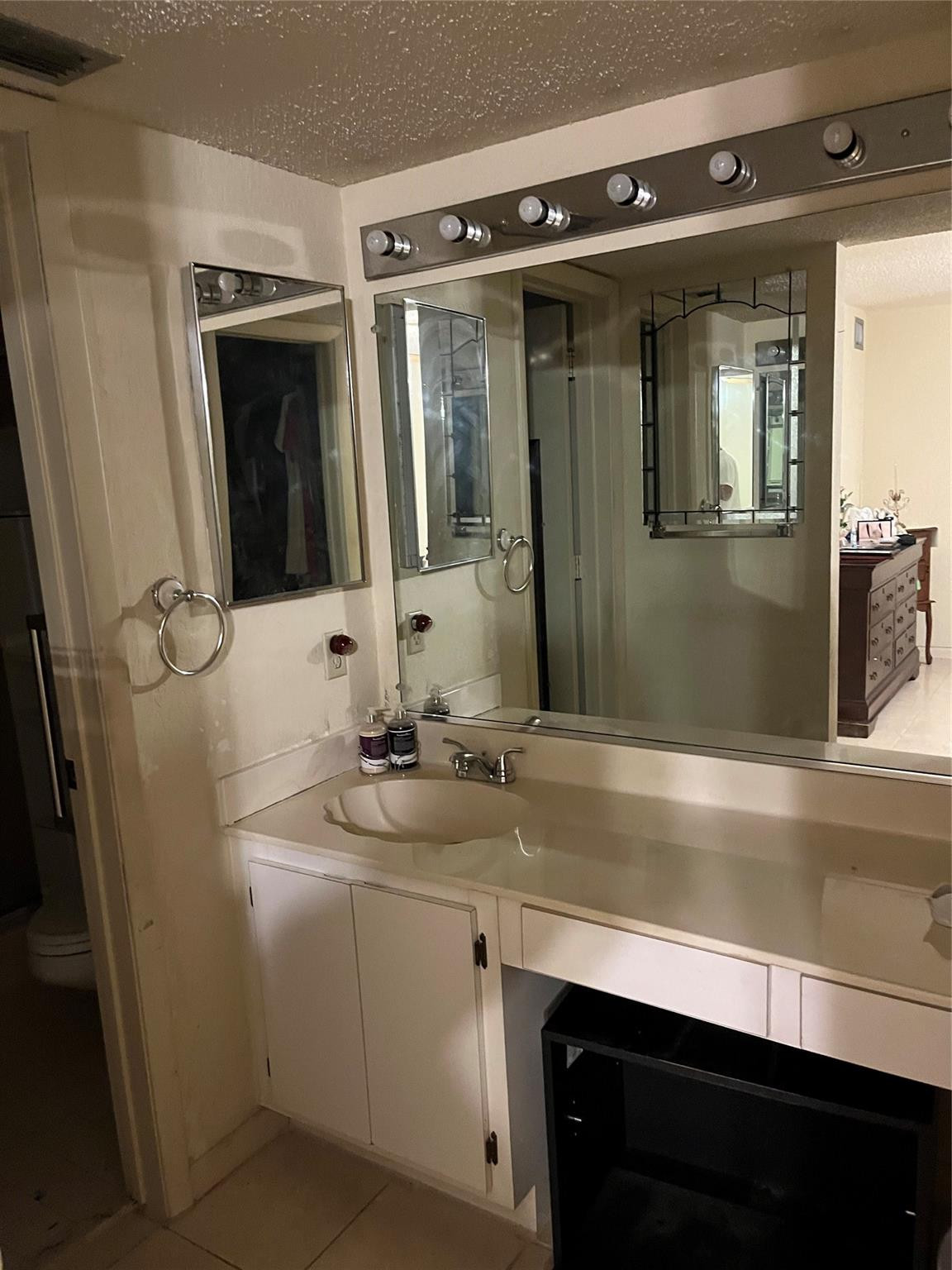 6085 N Sabal Palm Blvd Unit: 109