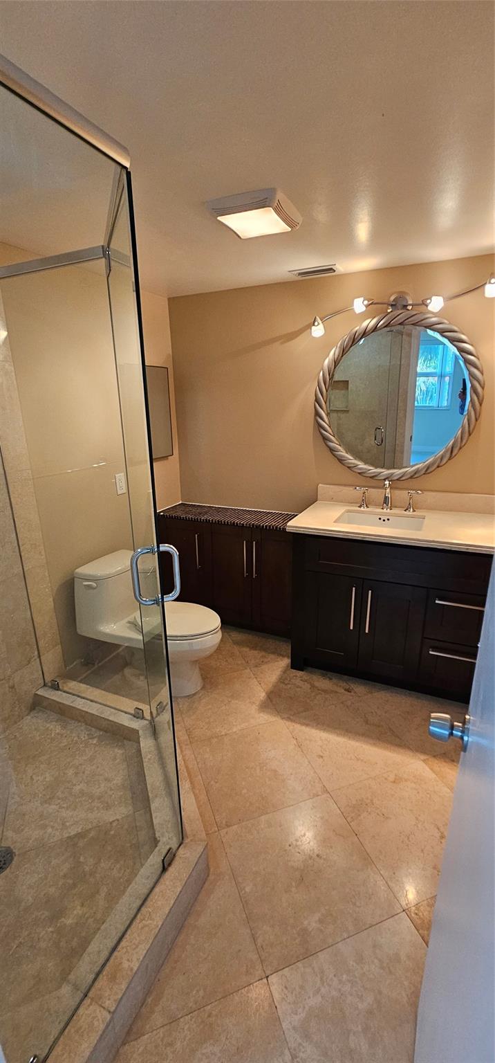 3031 NE 51ST ST Unit: 203W