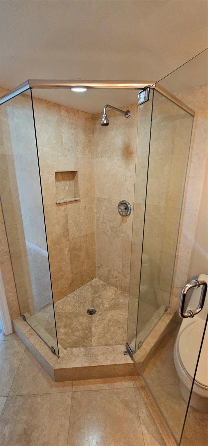 3031 NE 51ST ST Unit: 203W