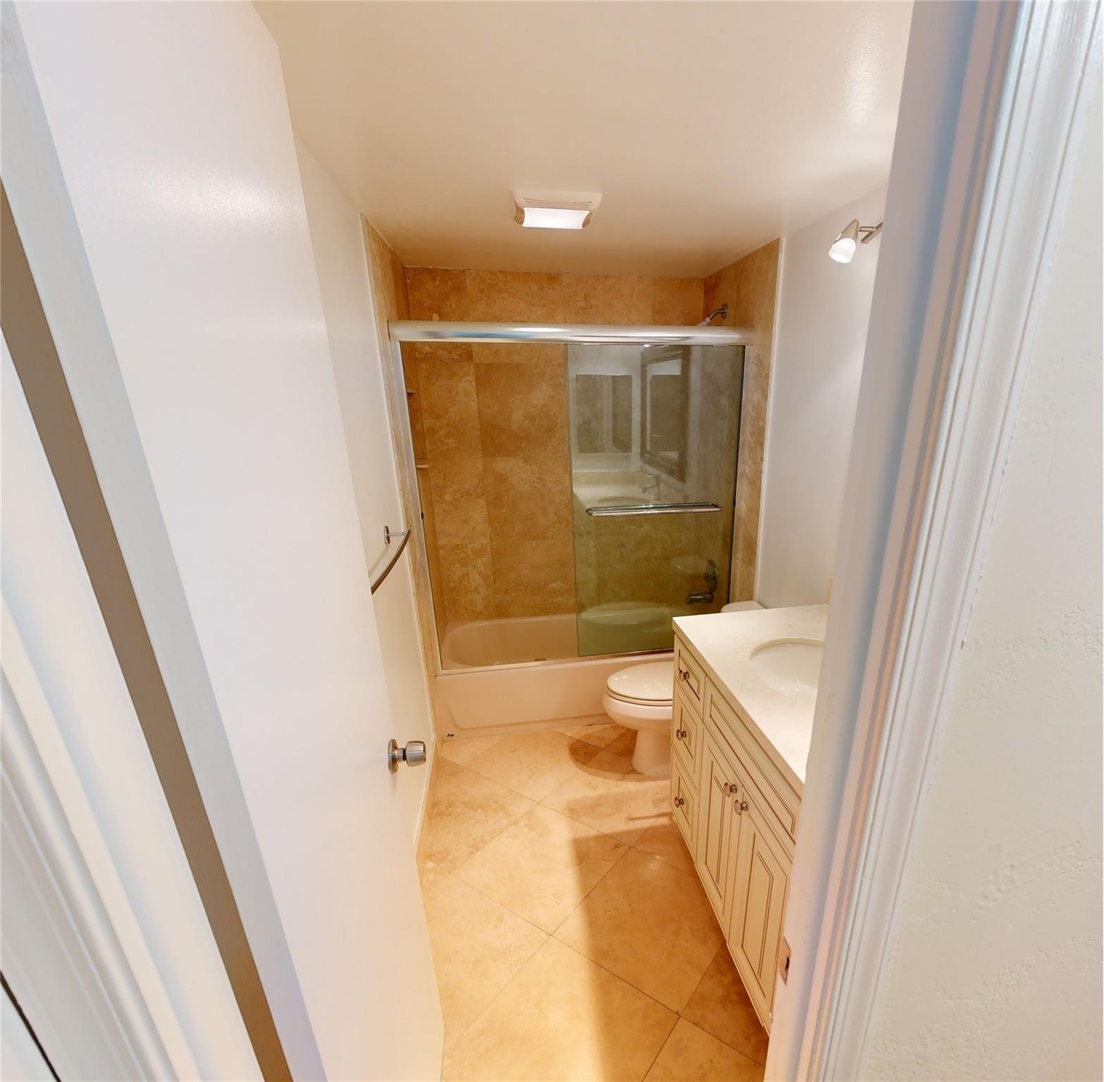 3031 NE 51ST ST Unit: 203W