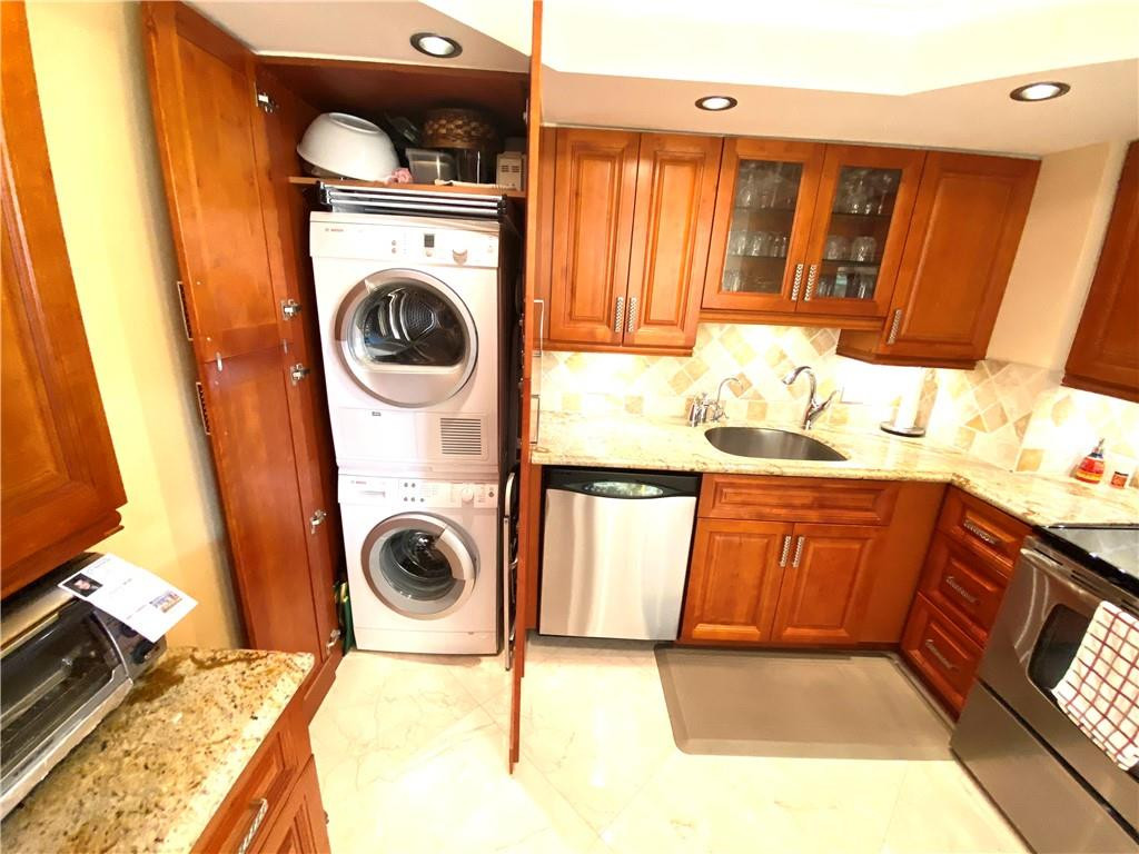 1 Las Olas Circle Unit: 1005