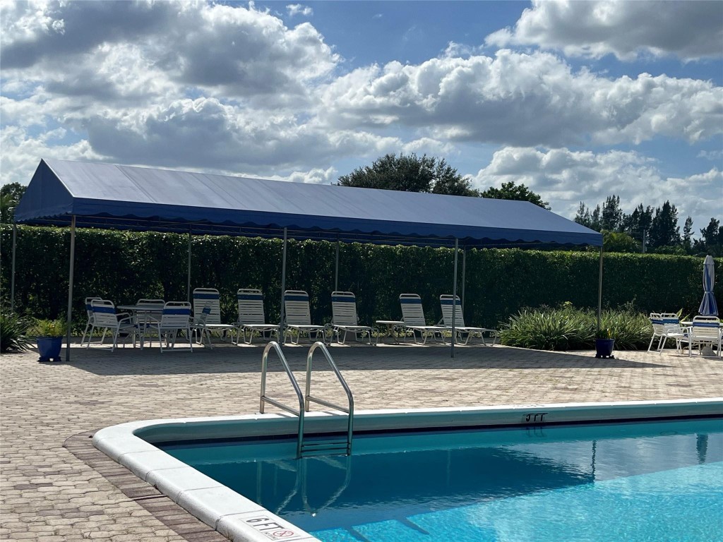 23370 Carolwood Ln Unit: 101