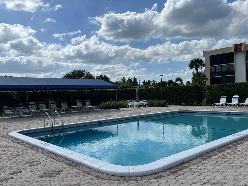 23370 Carolwood Ln Unit: 101