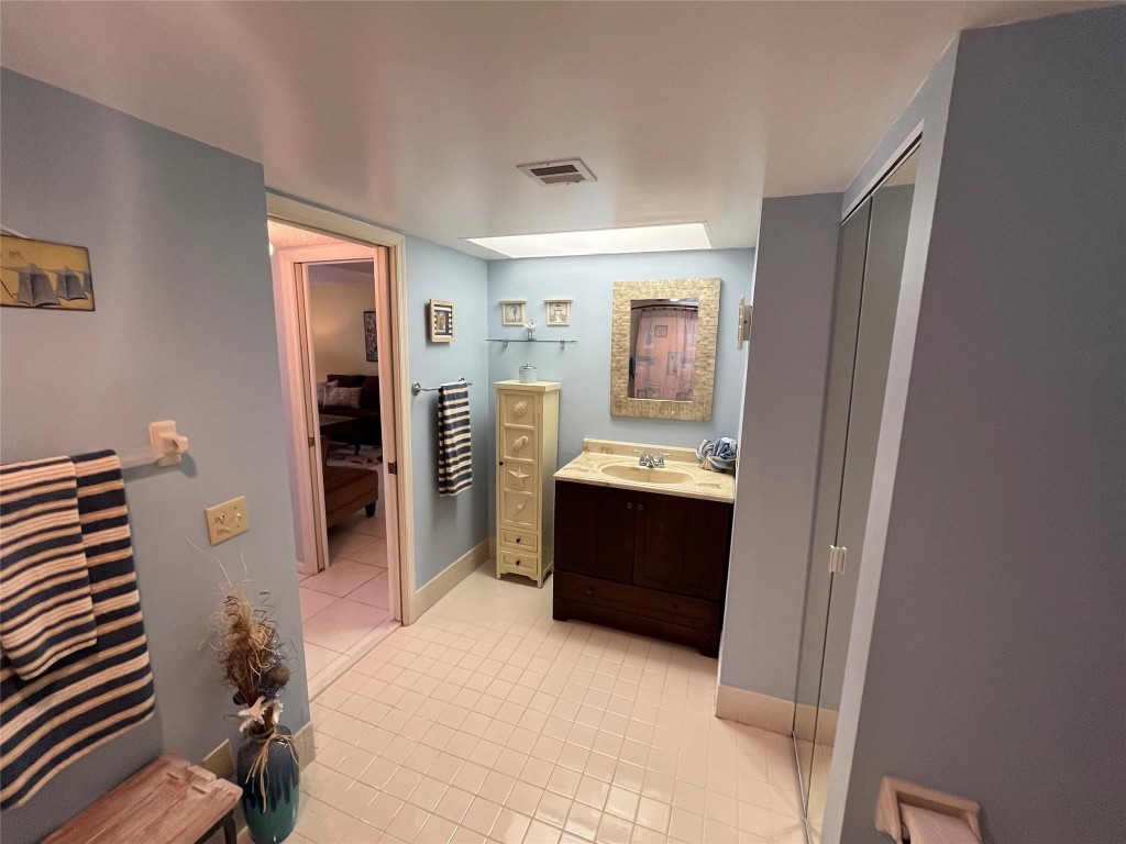 23370 Carolwood Ln Unit: 101