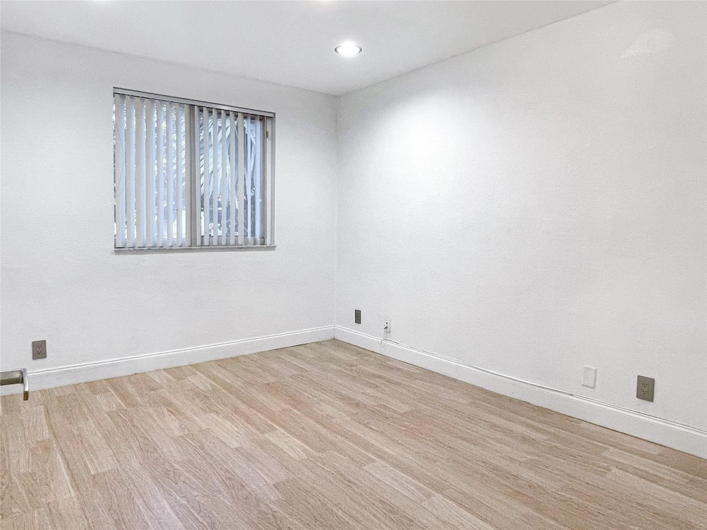 5648 NW 127th Ter Unit: 5648