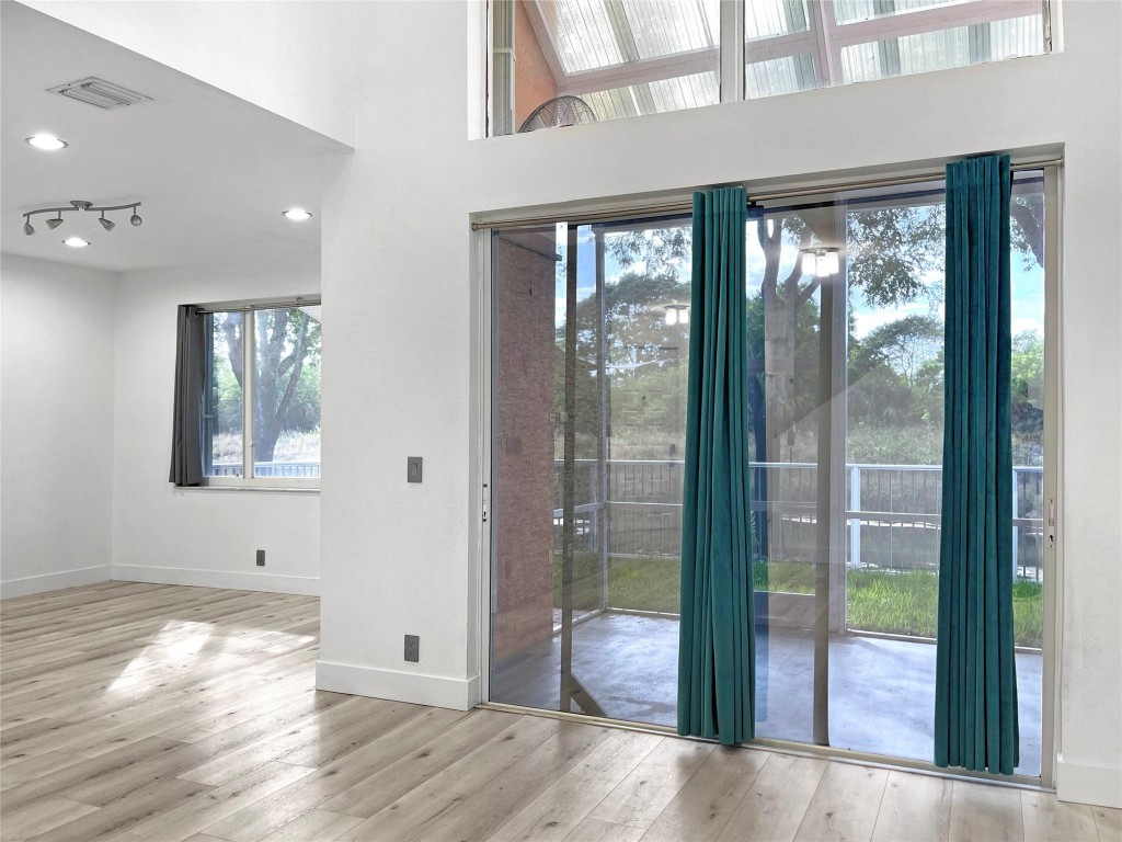 5648 NW 127th Ter Unit: 5648