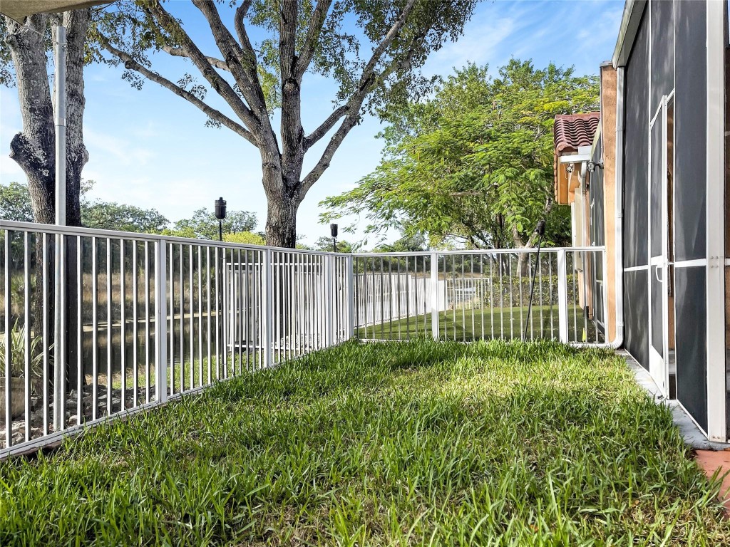 5648 NW 127th Ter Unit: 5648