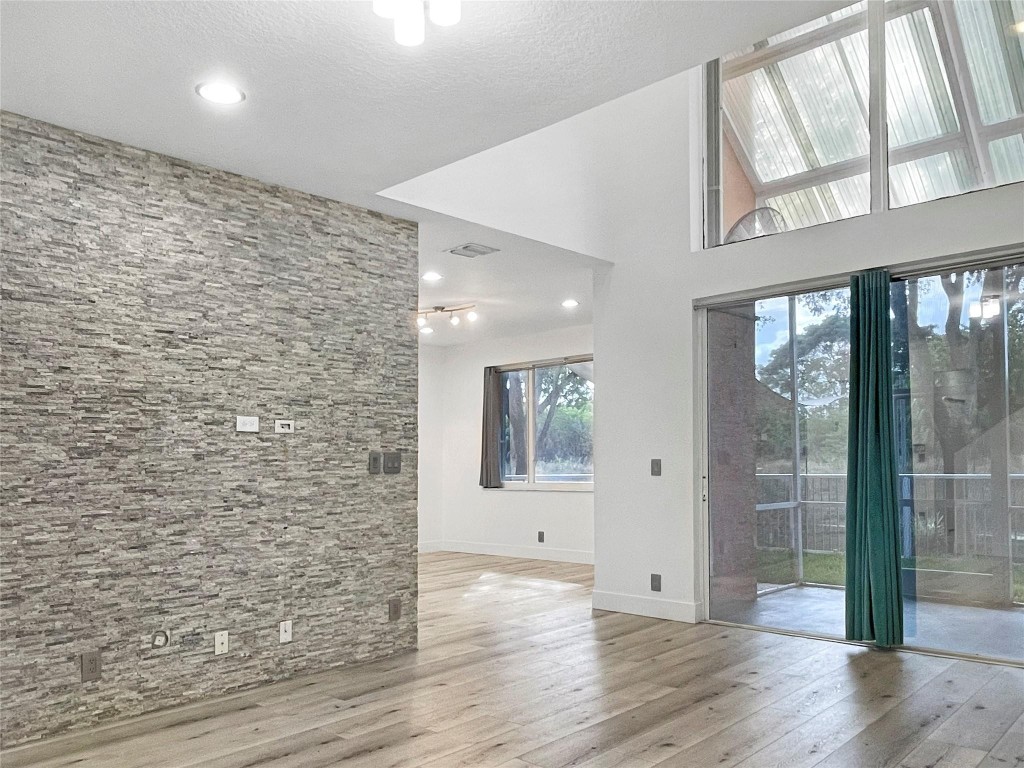 5648 NW 127th Ter Unit: 5648