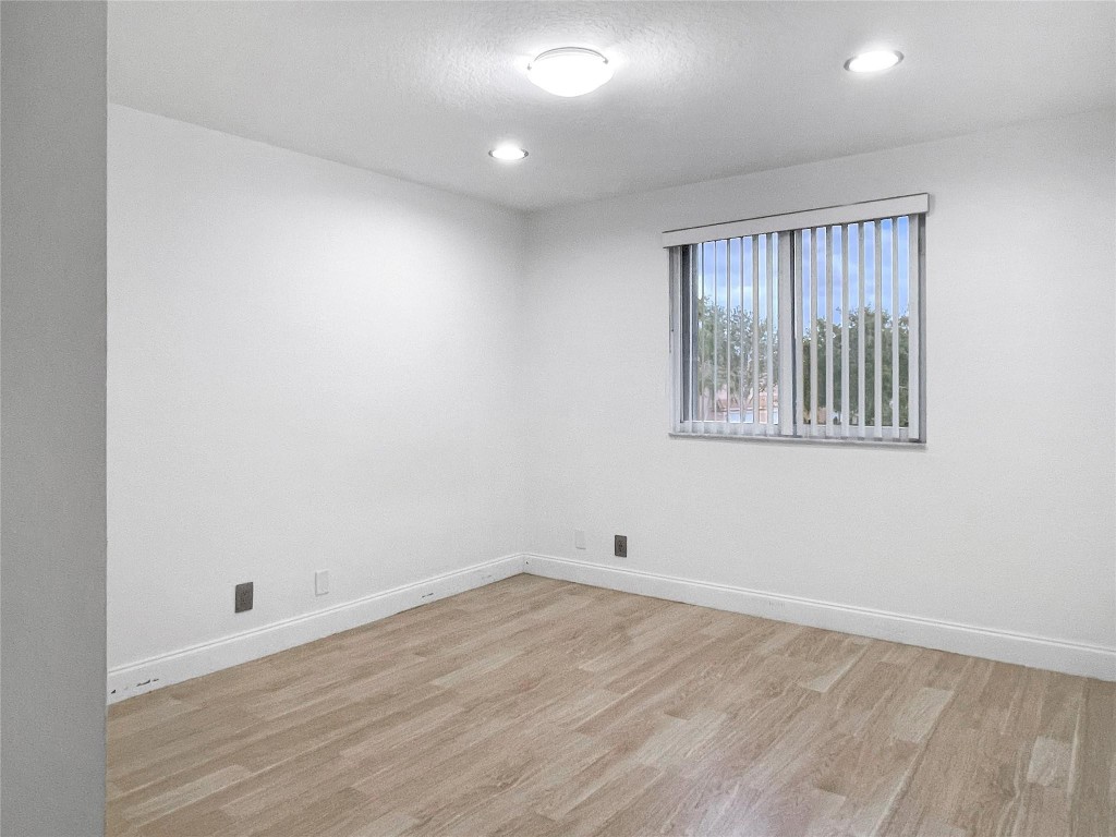 5648 NW 127th Ter Unit: 5648